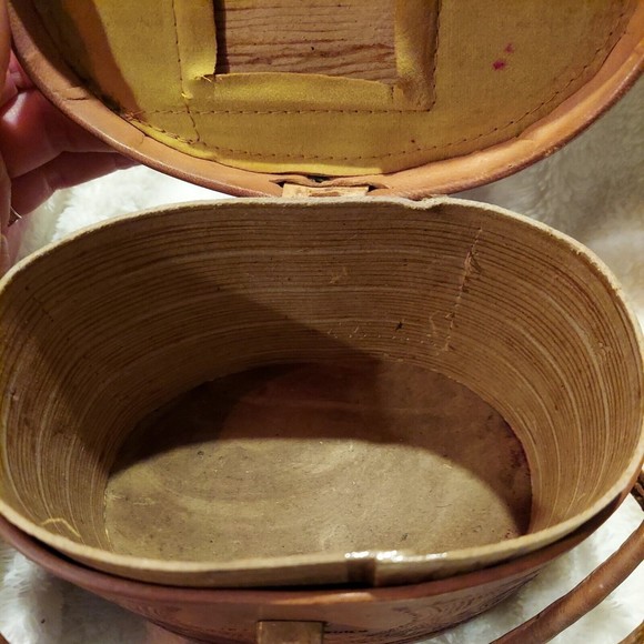 Vintage Mexico Hand Tooled Leather Purse - Picture 6 of 13